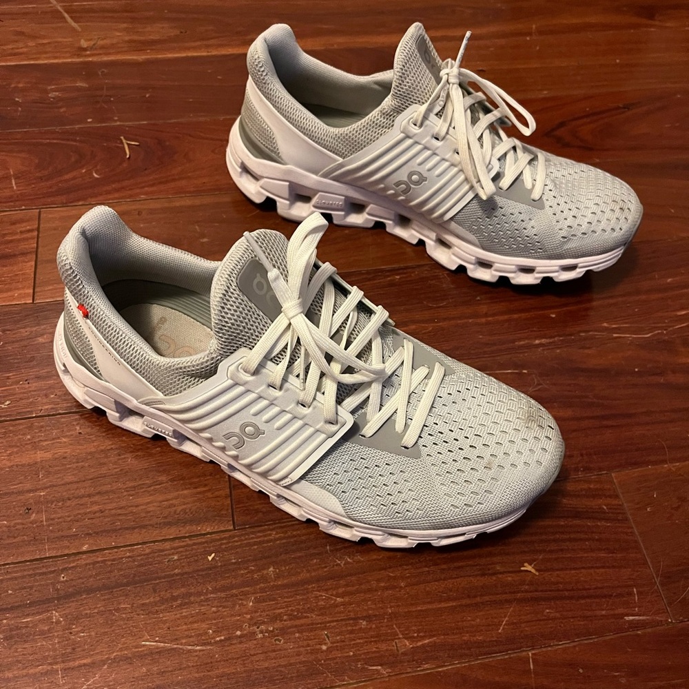 On Running Cloudswift Womens Size 9 - image 1